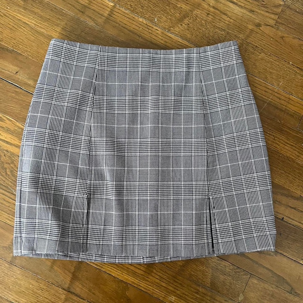 Aritzia Sunday Best Double Slit Mini Skirt